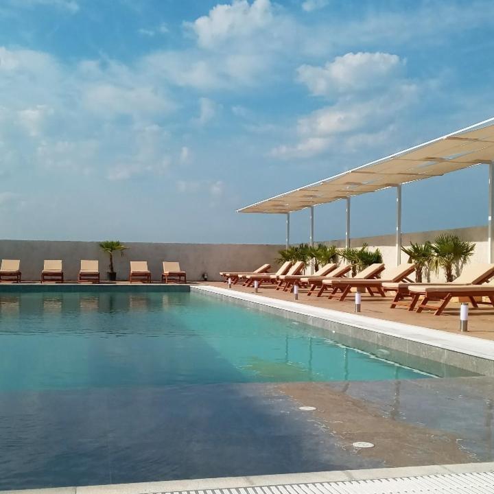 Imperial Hotel Shenkoll Buitenkant foto
